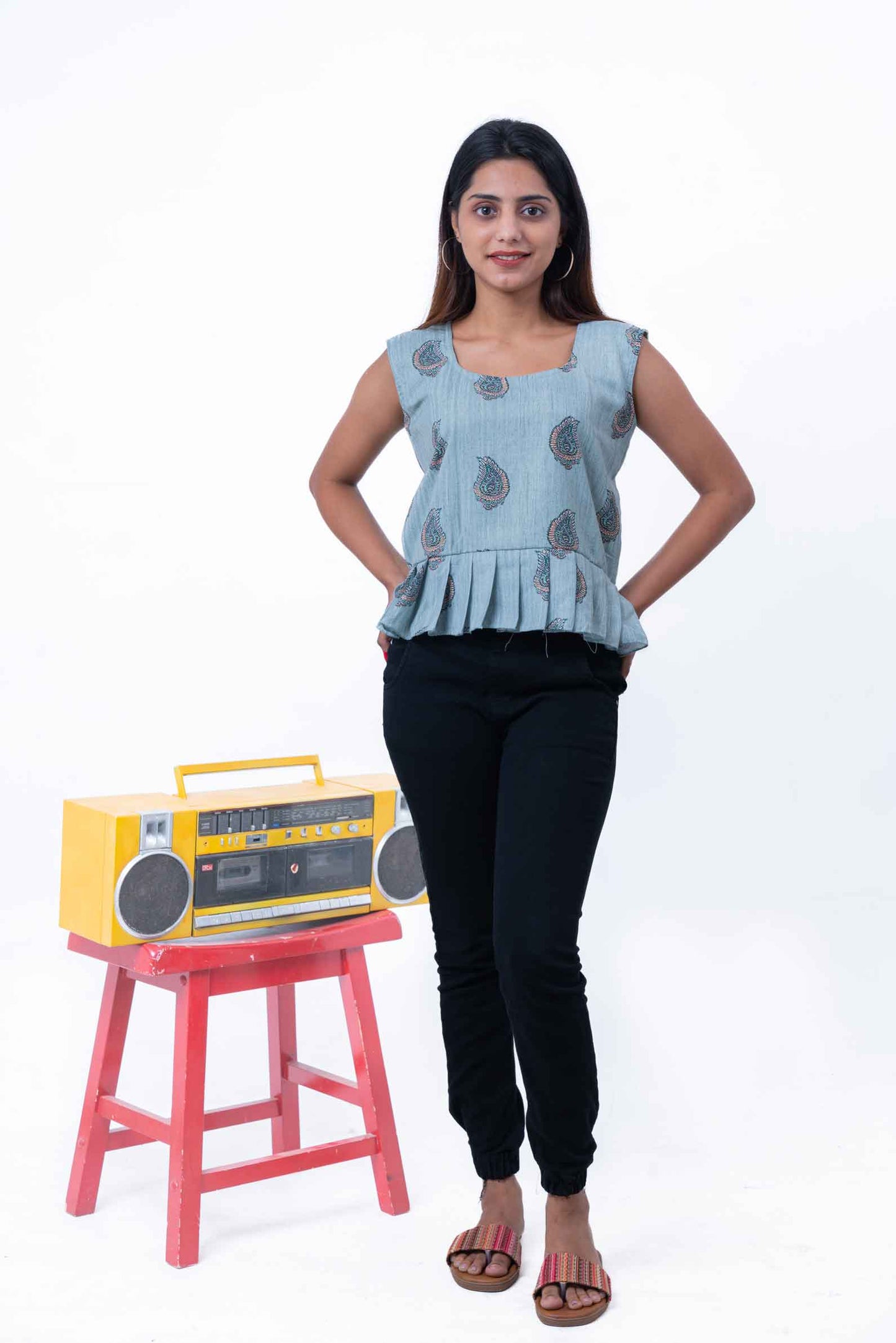 Tea green linen textured printed short top