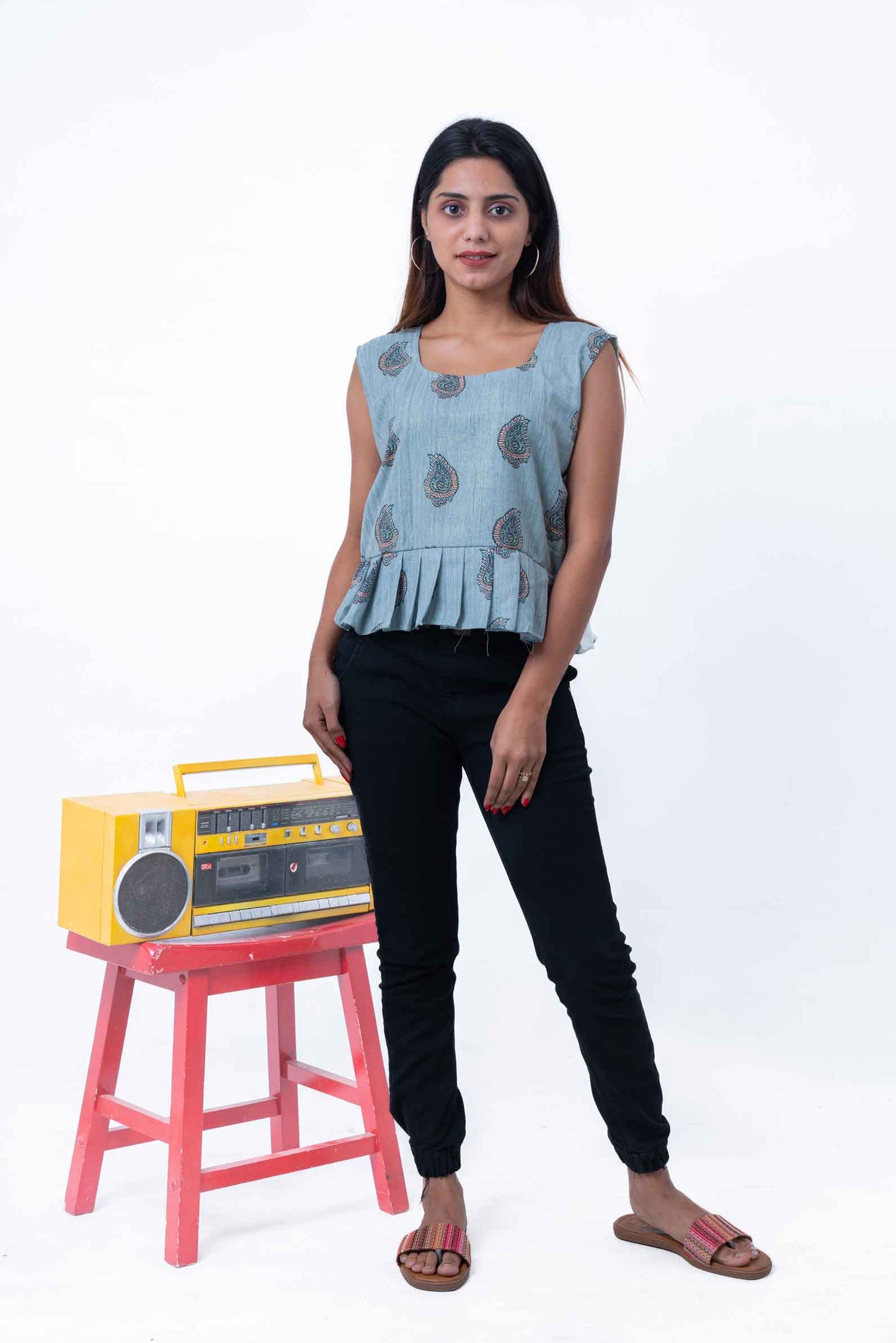 Tea green linen textured printed short top